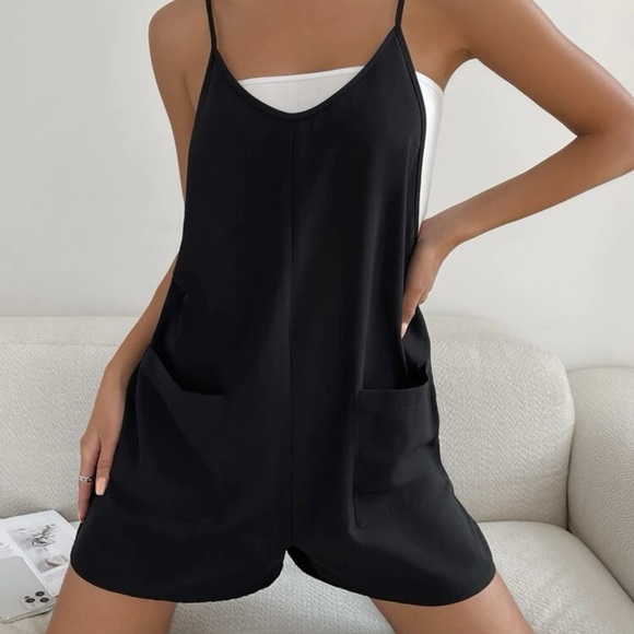 Cute EZ wear dual pocket cami romper💕 - Picture 1 of 5